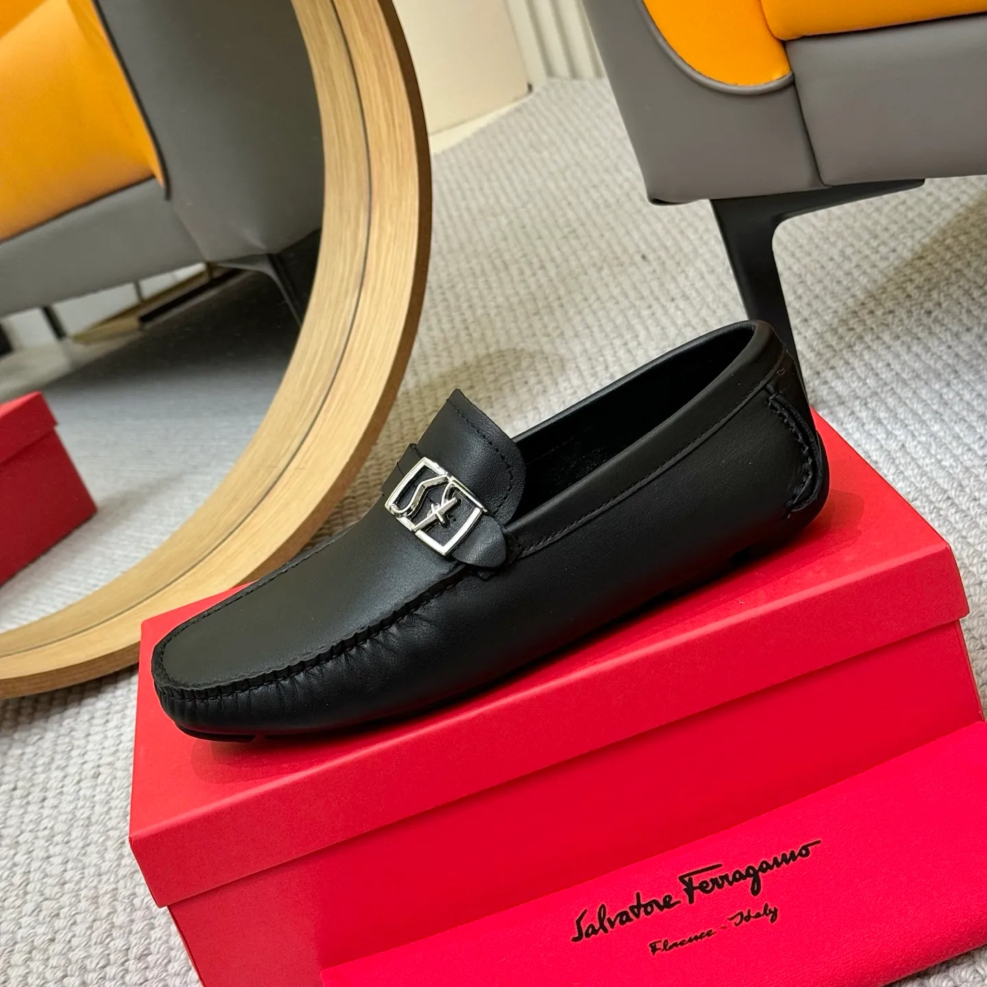 Men's men's shoes 💰420 (Yangli) Ferragamo 〰Ferragamo 2⃣️0⃣️2⃣️5️⃣ New series 👊🏻 Upper 🇮🇹 Italian imported calfskin, original outsole molding. Water-dyed sheepskin lining. The identity of every successful man is set off, and the upper and lower shoes are elegant and stable🚶🏻🚶🏻The high-end custom counter original replica is an eternal classic🔍️Number of codes: 38-46 with counter packaging